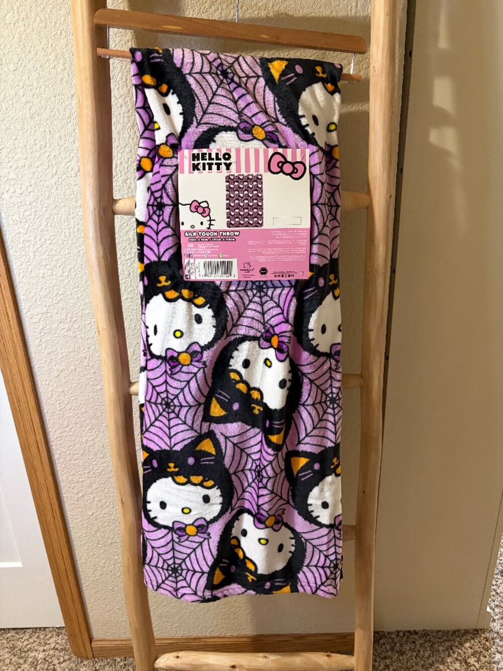 Hello Kitty Halloween Spider Web Black Cat Silk Touch Throw Blanket 50x70 NWT